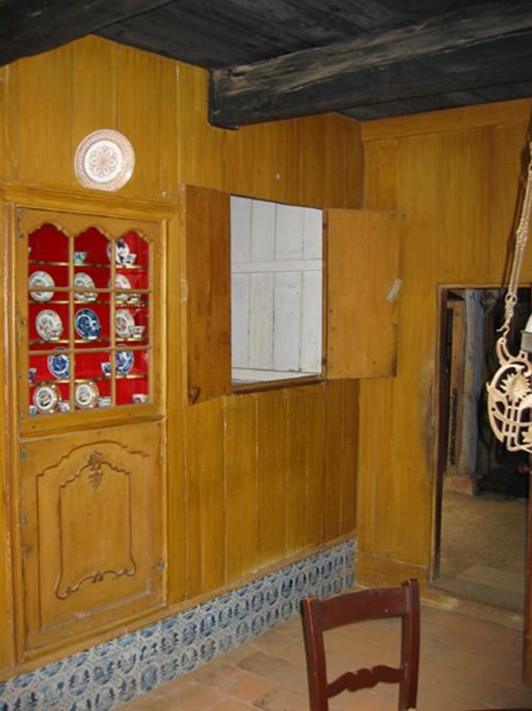 Dutch Cupboard Bed, New Amsterdam History Center